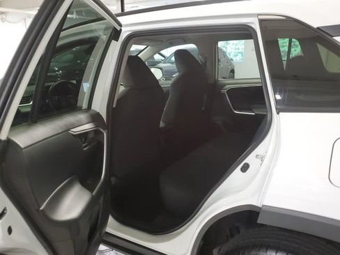 Used 2021 Toyota RAV4 LE FWD image 19