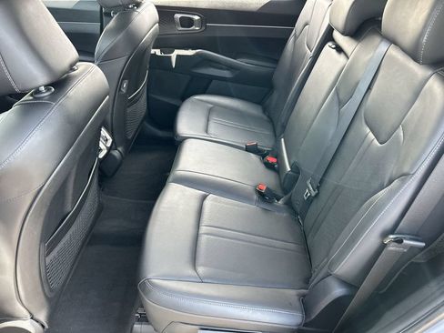 Used 2023 Kia Sorento S FWD image 25