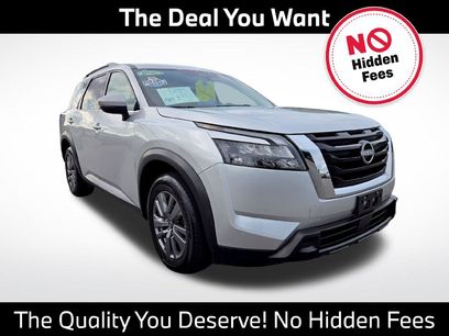 Used 2024 Nissan Pathfinder SV