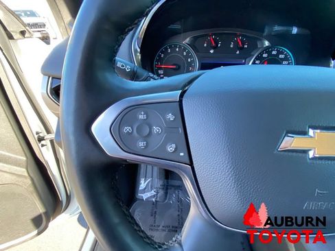 Used 2023 Chevrolet Traverse LT FWD image 39