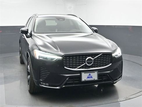 Used 2023 Volvo XC60 B6 Ultimate w/ Protection Package Premier image 2
