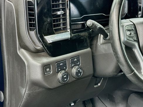 Used 2023 Chevrolet Silverado 1500 LT AWD/4WD image 16