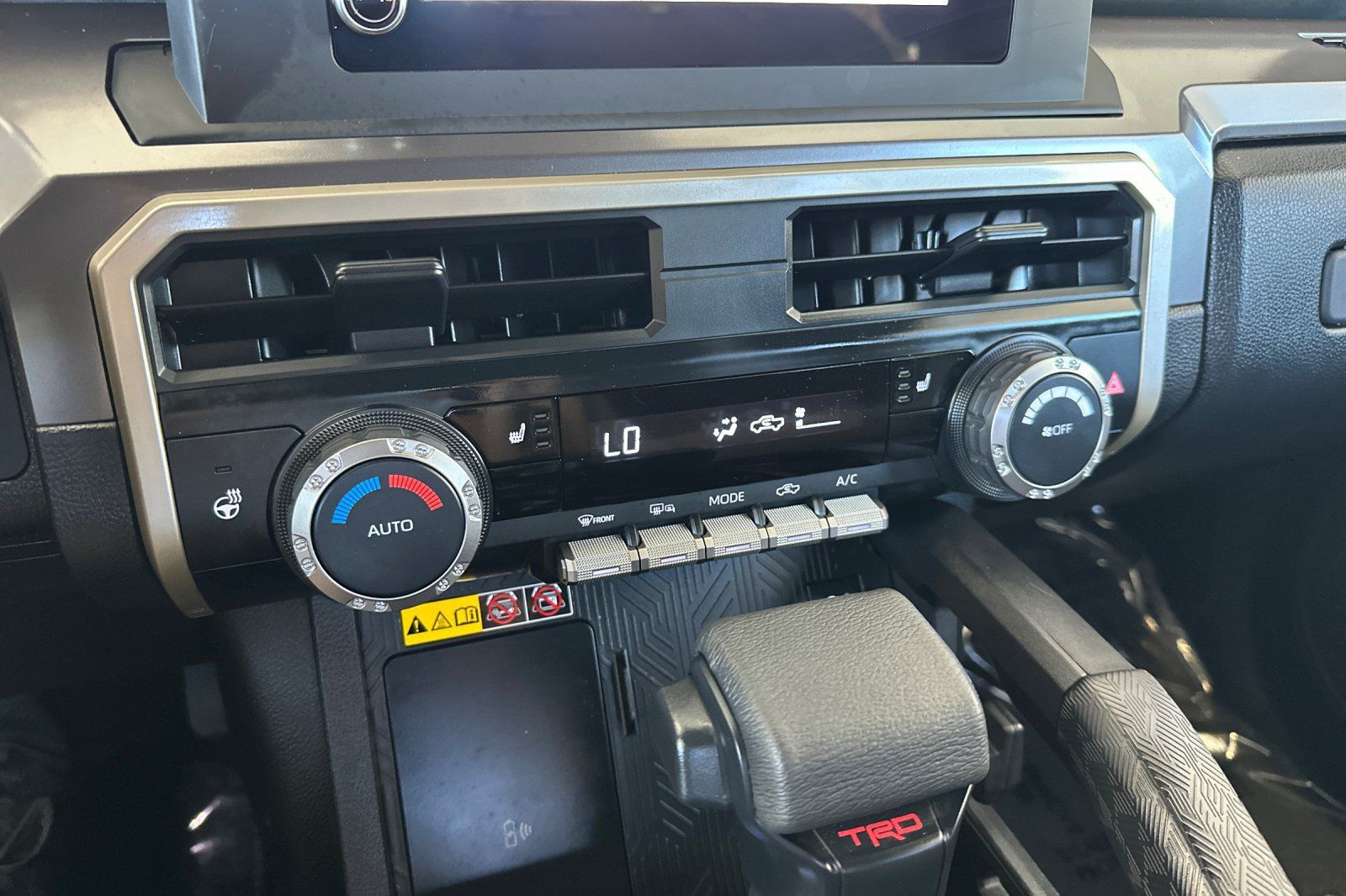 Certified 2026 Toyota Tacoma TRD Off-Road w/ TRD Off Road Upgrade Package AWD/4WD image 28