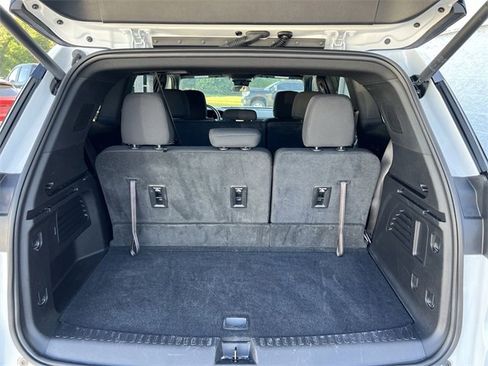 Used 2025 GMC Acadia Elevation image 25