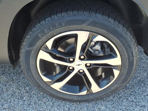 Used 2024 Chevrolet Trax RS w/ Driver Confidence Package FWD image 9