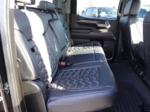 Used 2023 GMC Sierra 1500 Elevation image 29