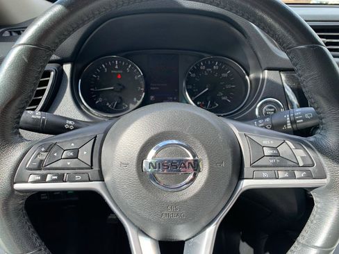 Used 2018 Nissan Rogue SV AWD/4WD image 18