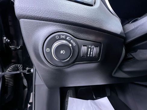 Used 2020 Jeep Compass Limited AWD/4WD image 16