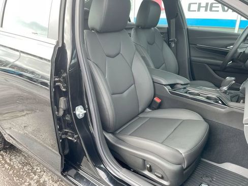 Used 2025 Cadillac CT4 Luxury image 27