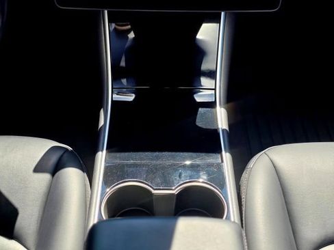 Used 2018 Tesla Model 3 Mid Range RWD image 29