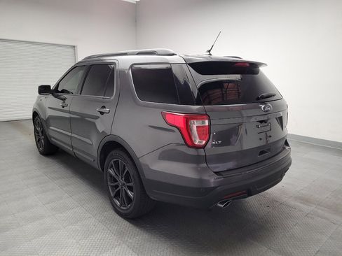 Used 2018 Ford Explorer XLT w/ Equipment Group 202A FWD image 5