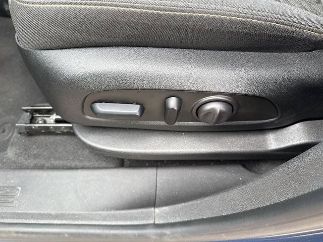 Certified 2024 Chevrolet Equinox LT FWD image 32