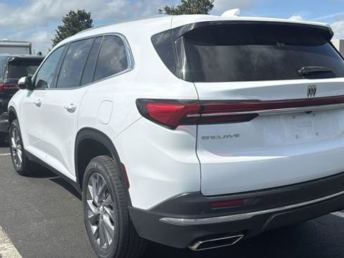 Used 2025 Buick Enclave Preferred image 6