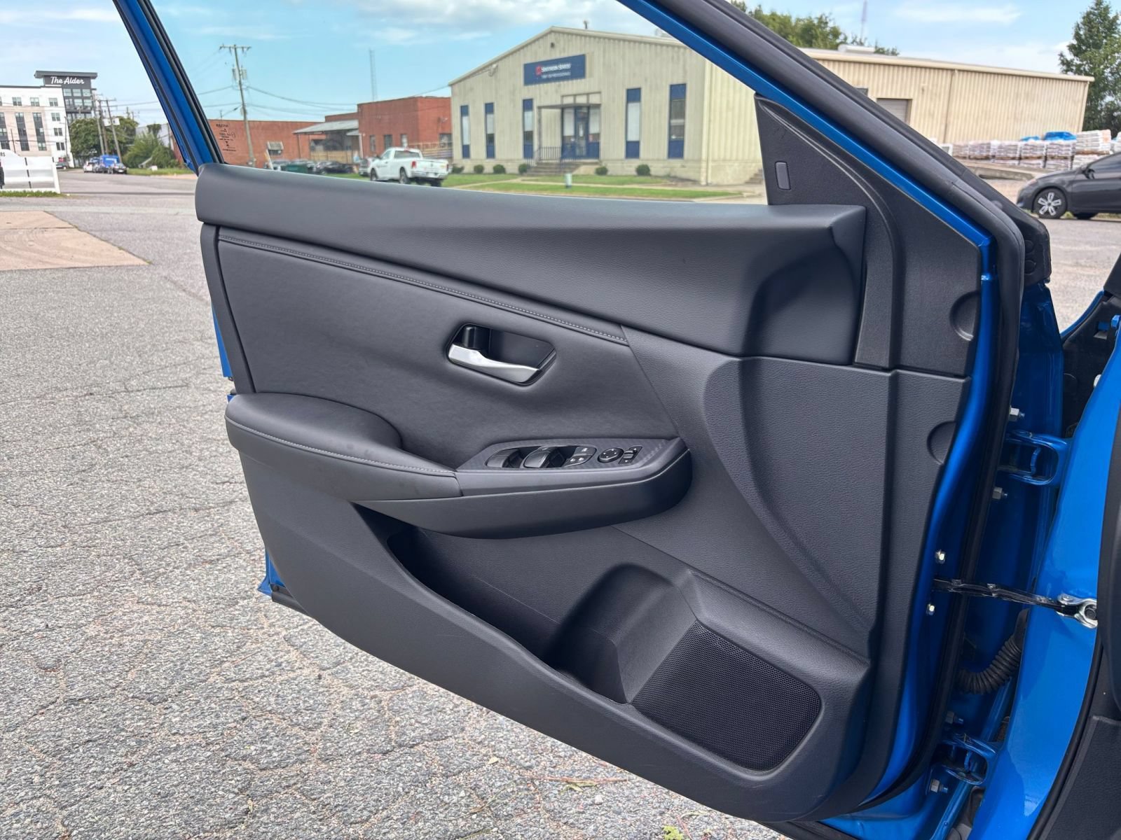 Used 2025 Nissan Sentra SV FWD image 18