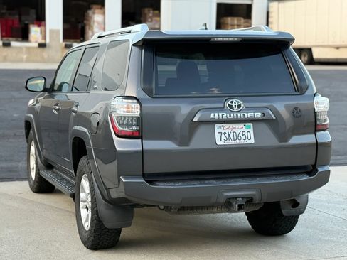 Used 2016 Toyota 4Runner SR5 AWD/4WD image 8