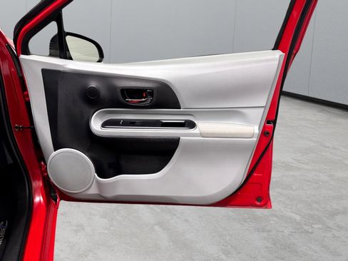 Used 2014 Toyota Prius C Four image 14