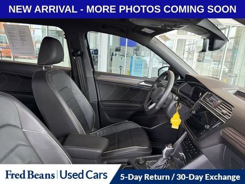 Used 2022 Volkswagen Tiguan SEL R-Line image 12