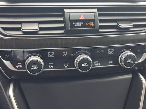Used 2021 Honda Accord Touring image 17