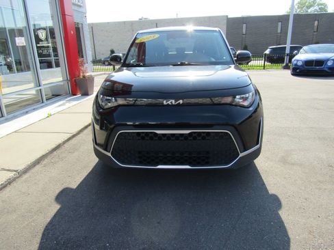 Used 2023 Kia Soul LX w/ Option Group 015 FWD image 3
