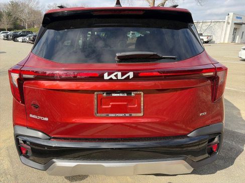 Used 2024 Kia Seltos S image 6