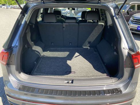 Certified 2023 Volkswagen Tiguan SE R-Line AWD/4WD image 20