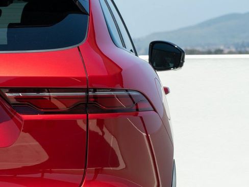 Used 2025 Jaguar F-PACE R-Dynamic S AWD/4WD image 5