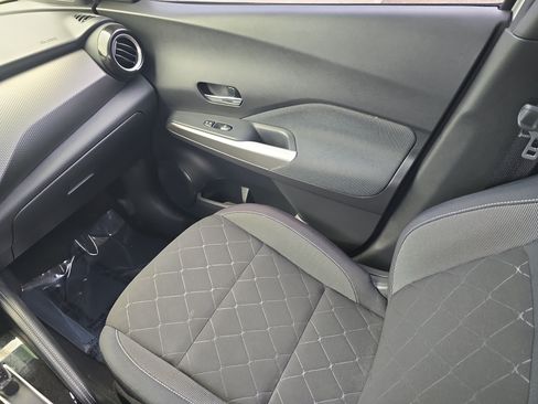 Used 2018 Nissan Kicks SV w/ Exterior Electronics Package FWD image 15
