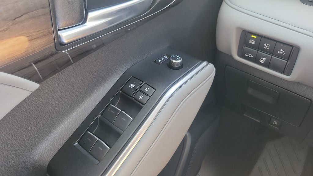 Certified 2026 Toyota Highlander Limited AWD/4WD image 19