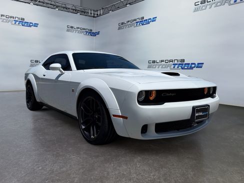 Used 2019 Dodge Challenger R/T Scat Pack w/ Widebody Package RWD image 3