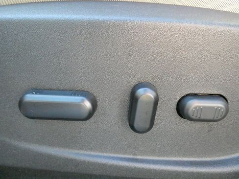 Used 2019 Ford Escape SE image 21