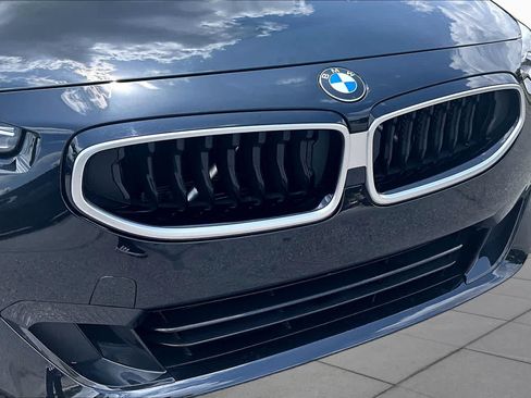 Used 2025 BMW 230i Coupe w/ Convenience Package RWD image 28