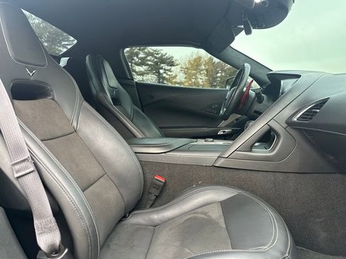 Used 2015 Chevrolet Corvette Z06 w/ 3LZ Preferred Equipment Group image 23