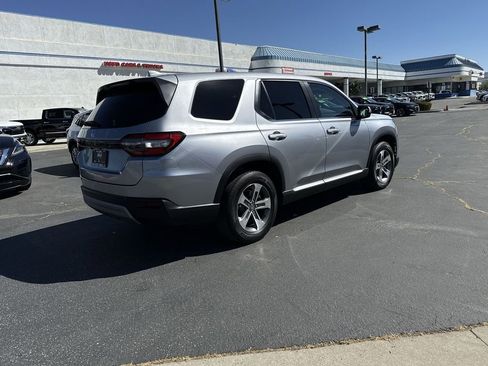 Used 2025 Honda Pilot EX-L image 36