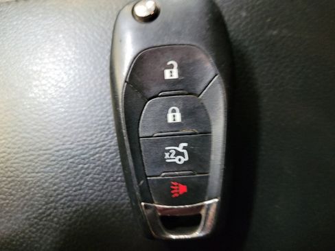 Used 2018 Chevrolet Cruze LS image 32