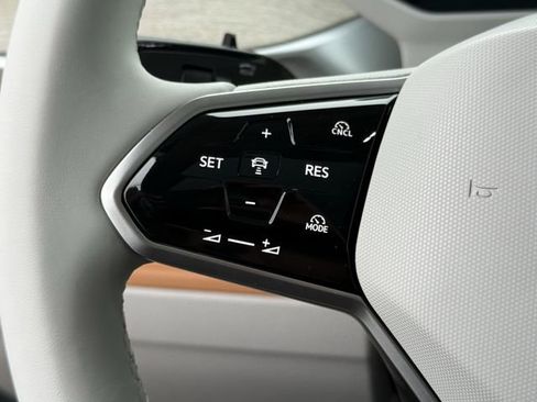 New 2025 Volkswagen ID. Buzz Pro S Plus RWD image 11