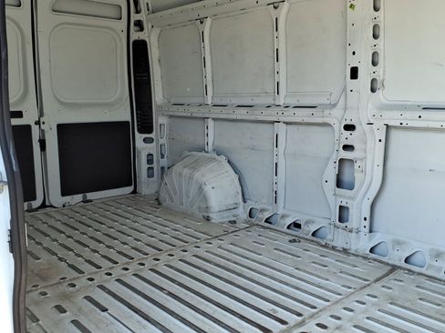 Used 2025 RAM ProMaster 2500 w/ Convenience Group FWD image 17