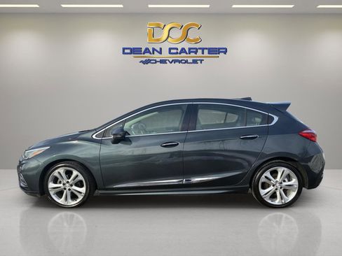 Used 2018 Chevrolet Cruze Premier FWD image 3