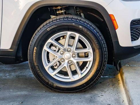 New 2025 Jeep Grand Cherokee Laredo X w/ Luxury Tech Group I image 11