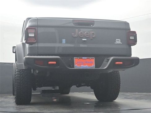 Used 2025 Jeep Gladiator Mojave w/ Convenience Group image 32