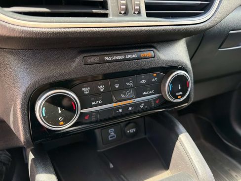Used 2022 Ford Escape SEL w/ Technology Package AWD/4WD image 26