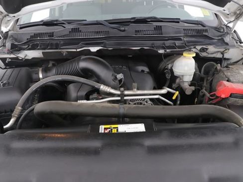 Used 2017 RAM 1500 Classic SLT w/ SLT Plus D←cor Group AWD/4WD image 15