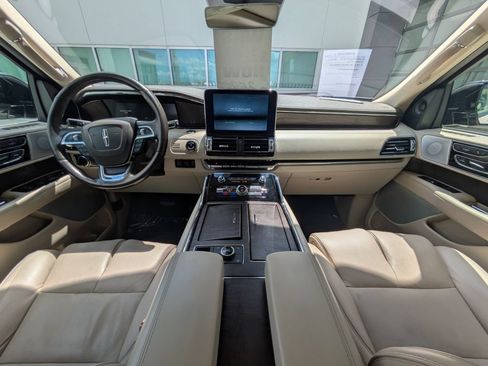 Used 2019 Lincoln Navigator L Reserve AWD/4WD image 16