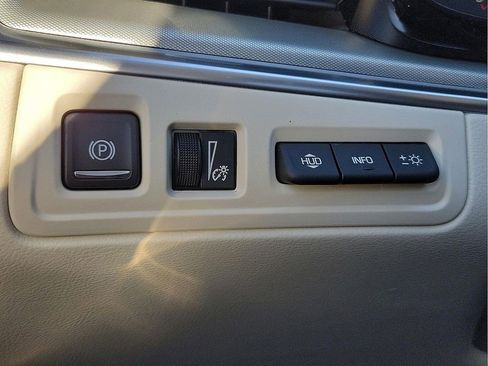 Certified 2025 Cadillac XT5 Premium Luxury w/ Technology Package image 3