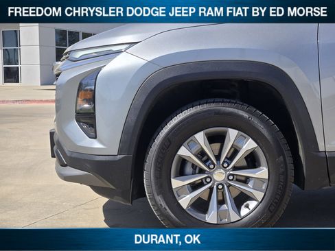 Used 2025 Chevrolet Equinox LT w/ Convenience Package II image 6