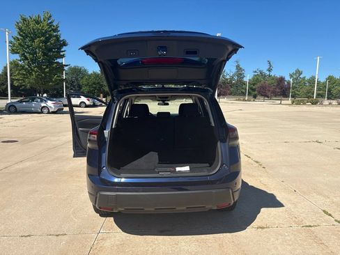 Used 2025 Nissan Rogue SV AWD/4WD image 23
