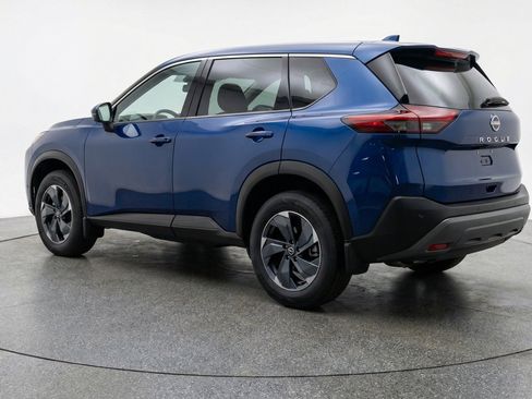 Used 2025 Nissan Rogue SV AWD/4WD image 6