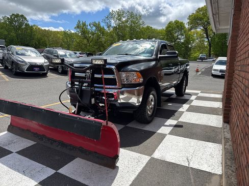 Used 2018 RAM 2500 Tradesman w/ Chrome Appearance Group AWD/4WD image 5