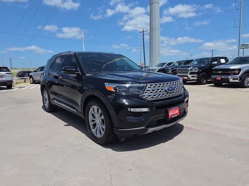Used 2021 Ford Explorer Limited w/ Equipment Group 301A RWD image 2