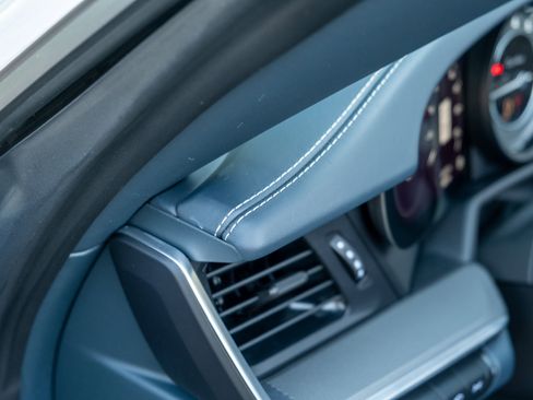 Certified 2022 Porsche 911 Turbo AWD/4WD image 19