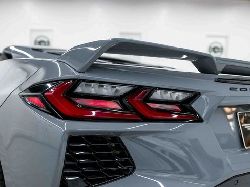 Used 2024 Chevrolet Corvette Stingray Preferred Cpe w/ Z51 Performance Package RWD image 25